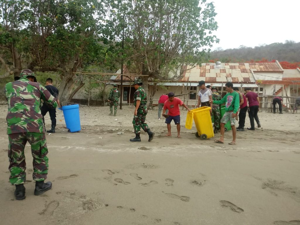 Karya Bhakti TNI dan Masyarakat Sumbawa Barat Jelang HUT Juang ke-74 TNI-AD