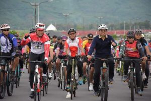 Seru, Korem 162/WB Gelar Farewell Gowes dan Olahraga Bersama Dalam Rangka Pamitan Kapolda NTB