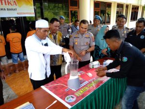 Musnahkan Puluhan Gram Sabu dan Pil Extasi. Polres KSB Himbau Anggota Jangan Coba Gunakan Narkoba.