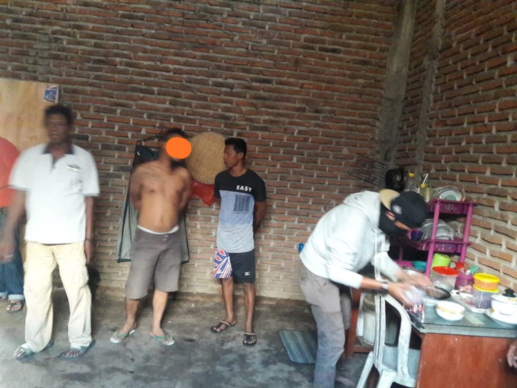 Sembunyikan 25 Poket Sabu di Bawah Balok Kayu. Tersangka AF Diciduk Polisi Saat Tidur.