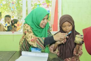 Universitas Jember Gelar Pelatihan di Sekolah. SDN 5 Taliwang Punya Dokter Gigi Kecil.