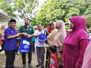 Yayasan Server Indonesia Bagikan 6410 Paket  Daging Pada Warga Miskin Sumbawa Barat.