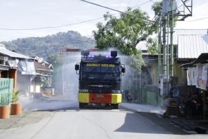 Sinergitas TNI, Polri dan Pemda Cegah Covid19. Kerahkan Sumberdaya Semprot Disinfektan