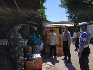 Satgas Gugus Tugas Covid-19 Sakra Timur Berikan Himbauan di Pasar Lepak dan Pasar Kaget