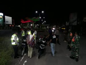 Antisipasi Tawuran Anggota Gabungan  Polsek dan Koramil Taliwang Serta Sat Pol PP Datangi Tempat Keramaian