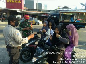 Tim Satgas Gugus Tugas Covid-19 Batukliang Lakukan Razia Masker