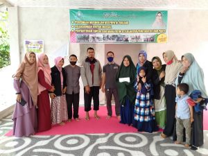 Projek Sosial Sekolah Guru Indonesia Sumbawa Barat Serahkan Bantuan Dana ke Panti Asuhan.