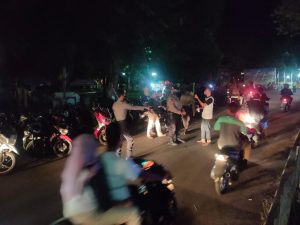 Patroli Blue Light TNI Polri  Imbau Warga Tidak Takbir Keliling dan Solat Idulfitri di Rumah Masing-masing.