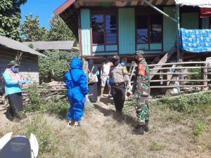 Bhabinkamtibmas dan Babinsa Seteluk Tengah Lakukan Pengecekan Terhadap Warga Pelaku Perjalanan Yang Melakukan Isolasi Mandiri.