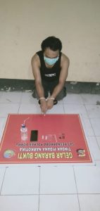 Asyik Pesta Shabu di Kos-kosan, Pria di Dompu Dibekuk Sat ResNarkoba Dengan Barang Bukti 1,84 gram Shabu.