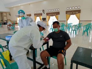 Deteksi Dan Cegah Covid-19, Korem 162/WB Gelar Rapid Tes Bagi Seluruh Personel Makorem