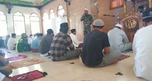 Menuju New Normal Life Dandim Loteng Himbau Jemaah Sholat Jum’at Taati Protokol Kesehatan