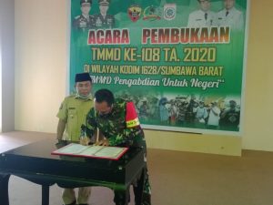 TMMD ke 108 Sumbawa Barat Resmi Dibuka, Bupati Ajak Masyarakat Dukung Semangat TNI Membangun Desa.