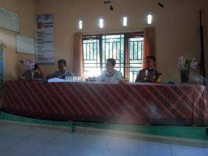 Serius Hadapi Lomba Kampung Sehat, Bhabinkamtibmas di Sumbawa Barat Lakukan Rakor Desa.