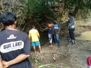Dua Boca di Dompu Temukan Sesosok Mayat  Terapung Sungai.