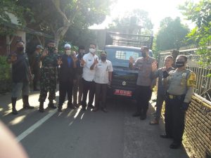 Desa Meninting Lombok Barat Terjunkan 1 Unit Mobil Untuk Jemput Sampah Warga