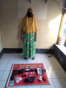 Sempat Kabur, Ibu Rumah Tangga Pemilik Narkoba di Dompu Ditangkap Polisi