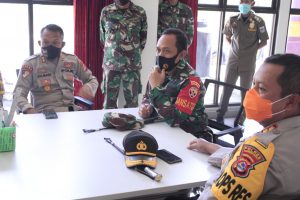 Kunjungi Rumah Isolasi Khusus, Kapolres dan Dandim Sumbawa Barat Beri Semangat Petugas