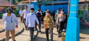 Bupati Lobar Kunjungi Kantor Desa Kuripan Pastikan Kesiapan Ikuti Kampung Sehat