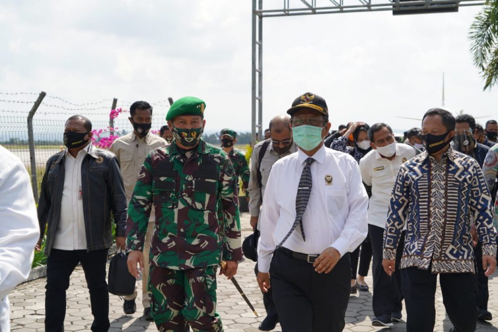 Pangdam IX/Udayana Bersama Forkopimda NTB Sambut Kedatangan Lima Pimpinan Institusi Negara