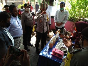 Kunjungi Kampung Sehat, Waka Polres Sumbawa Bangkitkan Spirit Serta Motivasi di Lingkungan Panca Warga