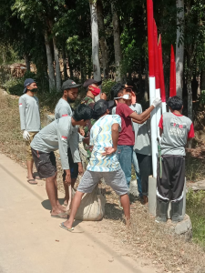 Mahasiswa Cordova dan UTS Bersama Satgas TMMD 108 Sumbawa Barat Perindah Desa Melalui Gapura dan Papan Nama Unik