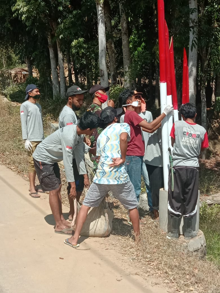 Mahasiswa Cordova dan UTS Bersama Satgas TMMD 108 Sumbawa Barat Perindah Desa Melalui Gapura dan Papan Nama Unik
