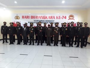 Peringatan Hari Bhayangkara ke 74 melalui Vicon, Kapolres Sumbawa Barat Ajak Anggota Semangat Menuju New Normal
