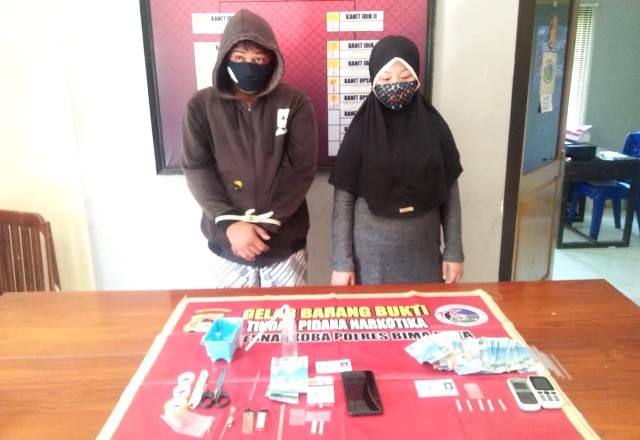 Grebek Kos-kosan, Pasangan Pria dan Wanita Diciduk Polisi Karena Miliki Sabu-Sabu