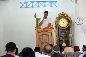 Gubernur Jadi Khatib Jumat di Masjid Nurul Huda