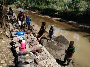 Karya Bakti TNI Restorasi Sungai, Kodim 1606/Lobar Hampir Rampung