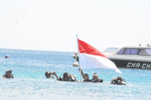 Peduli Kelestarian Alam, Danrem 162/WB  Bersama LIMO Dan ROC  Tanam Terumbu Karang.