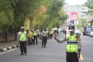 Polres Lombok Barat Disiagakan Awasi Penerapan Protokol Kesehatan di Beberapa Titik Tempat Wisata