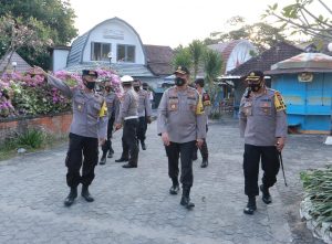 Pastikan Penerapan Protokol Covid-19 Masyarakat, Kapolda NTB Melakukan Inspeksi Mendadak di Wisata Senggigi