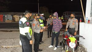Polsub Sektor Kota Sumbawa Gencar Laksanakan Patroli Penegakkan Protokol Kesehatan