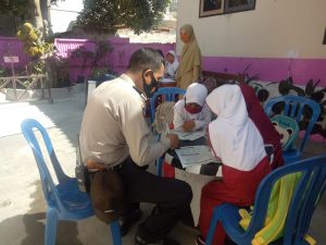 Peduli Pendidikan, Polsek Lingsar Sediakan Wifi Gratis untuk Siswa Kurang Mampu