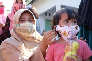 Kegiatan Posyandu di Lobar Dimulai Lagi, Bunda Niken Pastikan Penerapan Protokol Covid-19