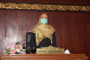 Bahas Raperda APBDP, Wagub Sampaikan Jawaban Gubernur atas Pandangan Umum Fraksi-Fraksi DPRD