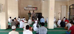 Kapolres dan Dandim 1614 Dompu laksanakan safari Jumat, Ajak Masyarakat Patuhi Protokol Kesehatan