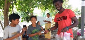 Mantan Guide Ini, Galang Donasi Untuk Anak Terlantar di Lombok