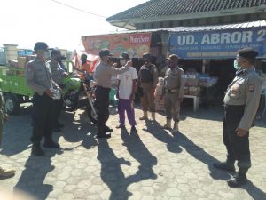 Polres Sumbawa Barat Tertibkan Masker di Pasar dan Terminal Cegah Penyebaran Covid-19