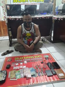 Diduga Edarkan Narkoba, Pria di Dompu Ditangkap Saat Membungkus Sabu