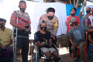 Lakukan Bakti Sosial, Kapolda Wujudkan Rasa Empatinya Kepada Seorang Disabilitas