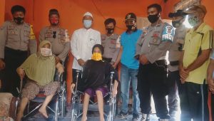 Polsek Woja laksanakan Bhakti sosial serahkan kursi roda dan beras