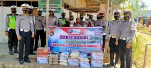 HUT ke-65 Lalu Lintas, Sat Lantas Polres Dompu Bagi Sembako, Air Bersih dan  Bersihkan Tempat Ibadah