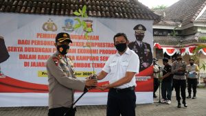 Polres Lombok Tengah Terima Bantuan bibit Pohon Dari PT Angkasa Pura I Bizam.