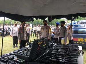 Kapolda NTB Mengecek Kesiapan Personel dan Peralatan Dit Samapta Persiapan Menghadapi Pilkada