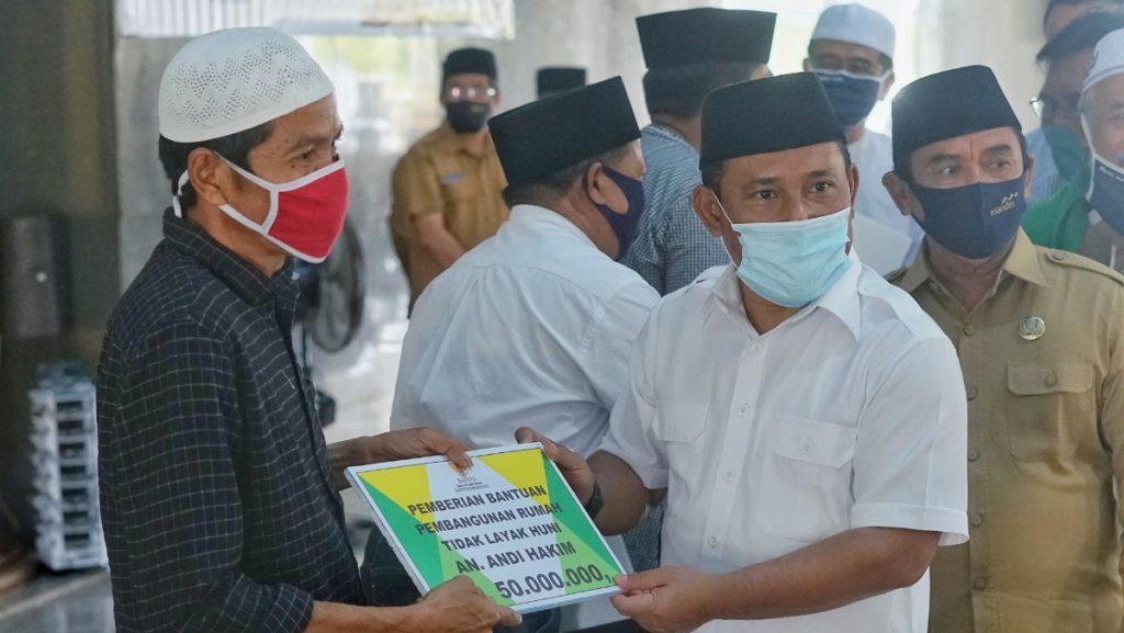 BAZNAS Sumbawa Barat Salurkan Insentif Kepada 894 Hukum Masjid, Pembina TPQ dan Guru Ngaji Mandiri