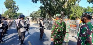 Amankan Sidang Adjudikasi Paslon SUKA dan KPU, Polres Dompu Tutup Total Akses Ke Bawaslu