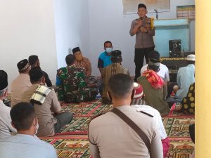 Cipta Kondisi Jelang Pilkada, Kapolres Sumbawa Sasar Wilayah Pesisir Sekaligus Salurkan Bantuan Sembako